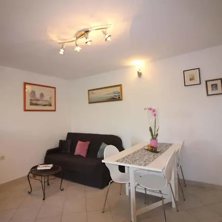 In With One-bedroom 7 公寓 *