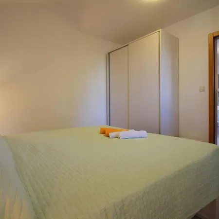 In With One-bedroom 7 公寓 *