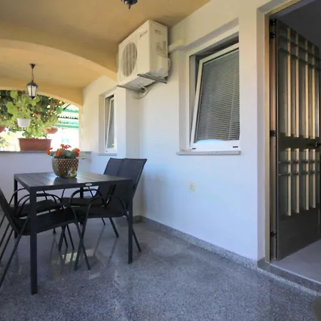 In With One-bedroom 7 * Πόρετς